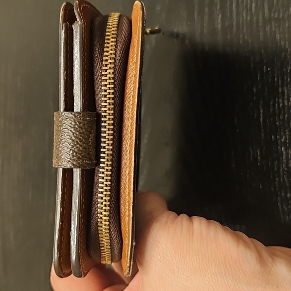 Authentic Louis Vuitton Compact Zippy Wallet - Picture 7 of 12